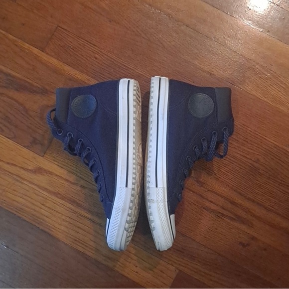 Converse Other - Very nice converse shoes - men’s 9.5